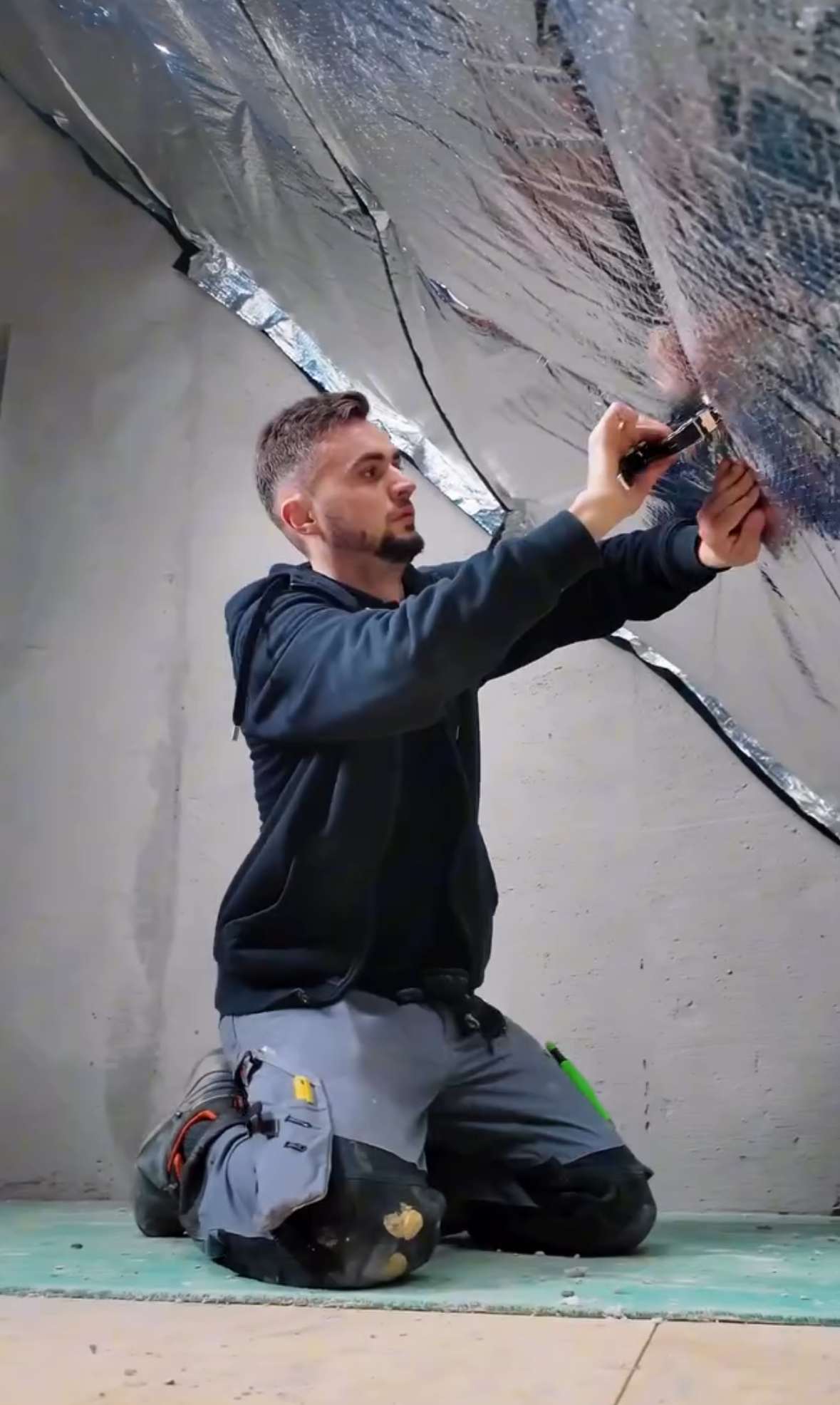 FX5 wird durch Profi-Handwerker montiert